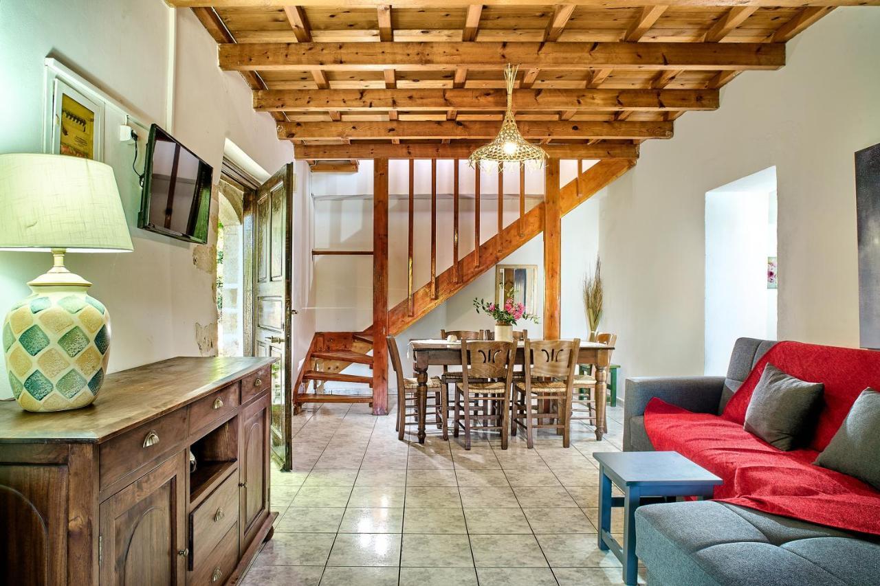 Platanos Stone House Villa คาลีเวส ภายนอก รูปภาพ
